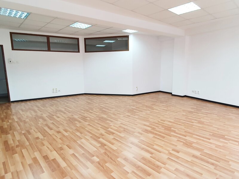 Popa Nan, Calea Calarasilor-Hyperion, spatiu de birouri modern, 50 mp.